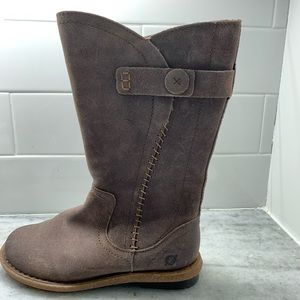 Born boots - Brown. New Boots Never worn because too small.